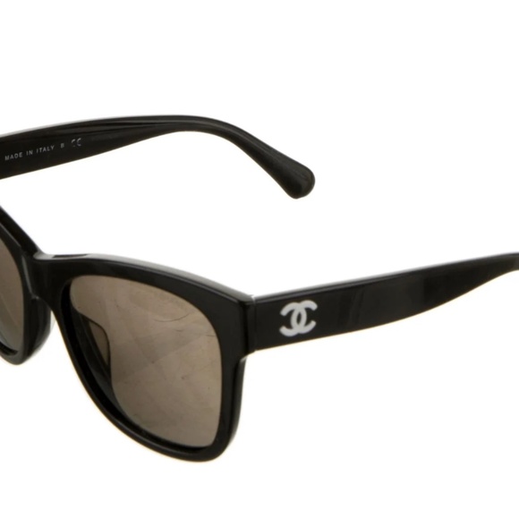 Chanel Interlocking CC Logo Wayfarer Sunglasses 100% Authentic - Picture 2 of 4